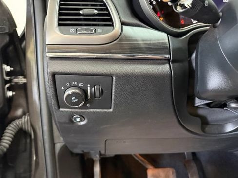 Used 2020 Jeep Grand Cherokee Limited AWD/4WD image 17