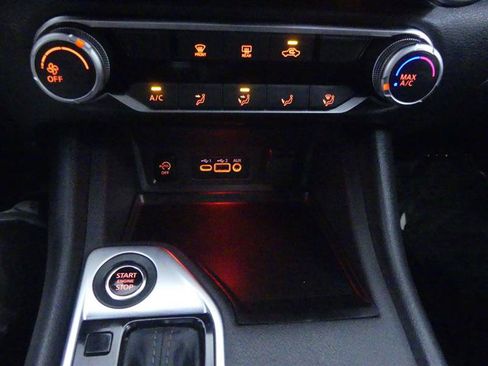 Used 2025 Nissan Sentra SV FWD image 16