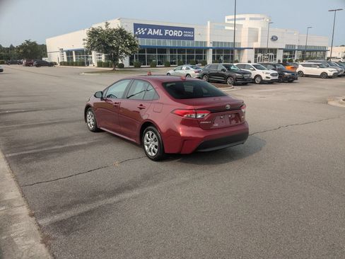 Used 2024 Toyota Corolla LE FWD image 5