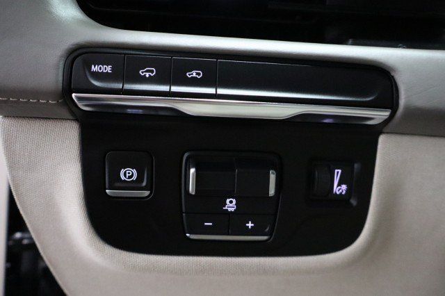 Used 2021 Cadillac Escalade Sport Platinum RWD image 43