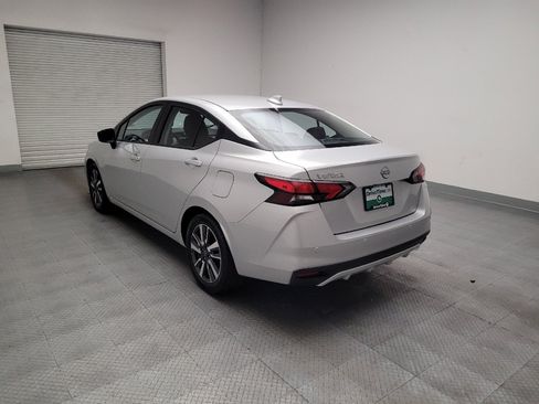 Used 2025 Nissan Versa SV FWD image 5