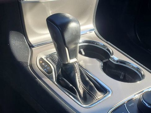 Used 2019 Jeep Grand Cherokee Limited image 25