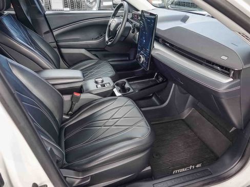Used 2022 Ford Mustang Mach-E Select image 14
