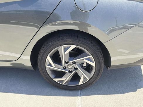 Used 2025 Hyundai Elantra SEL FWD image 20