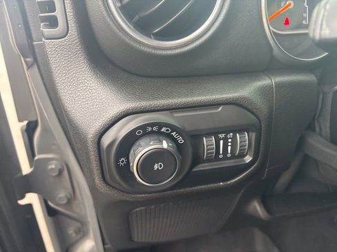 Used 2019 Jeep Wrangler Unlimited Sahara w/ Dual Top Group image 23