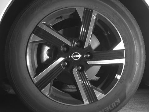 Used 2025 Nissan Sentra SV image 12