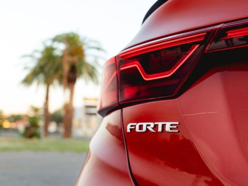 Used 2021 Kia Forte GT-Line w/ GT-Line Premium Package image 12