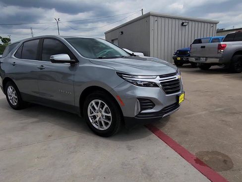 Certified 2024 Chevrolet Equinox LT FWD image 2