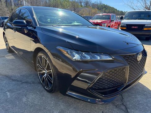 Used 2019 Toyota Avalon XSE image 7