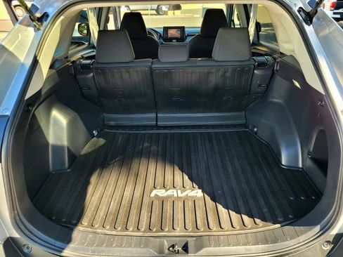 Certified 2022 Toyota RAV4 LE AWD/4WD image 34