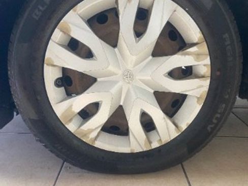 Used 2020 Toyota C-HR LE image 30