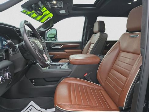 Used 2024 GMC Sierra 3500 Denali Ultimate image 9