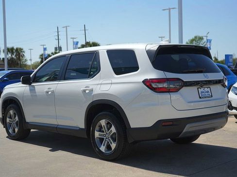 Used 2025 Honda Pilot EX-L image 4