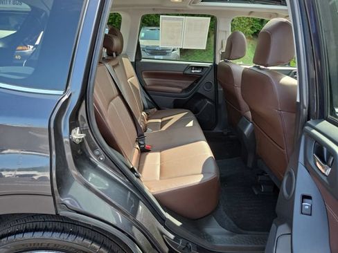 Used 2017 Subaru Forester 2.5i Touring AWD/4WD image 17