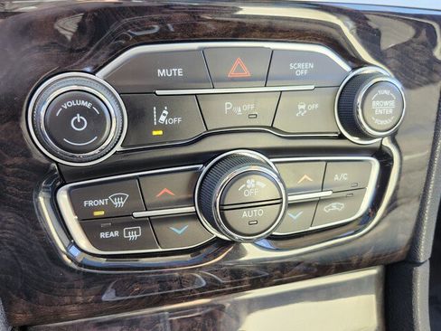 Used 2017 Chrysler 300 C w/ Safetytec Plus Group image 26