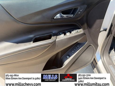 Used 2021 Chevrolet Equinox Premier AWD/4WD image 11