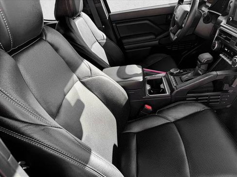 Used 2024 Toyota Tacoma SR5 AWD/4WD image 17
