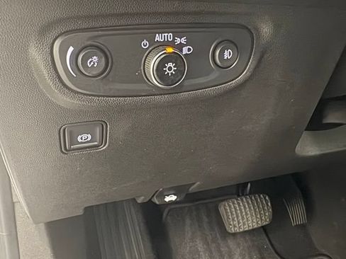 Used 2021 GMC Terrain SLT w/ Infotainment Package II FWD image 16