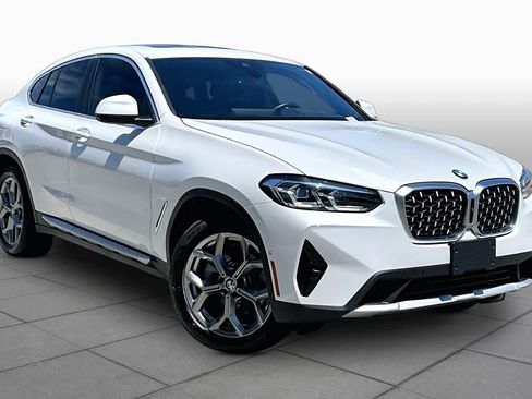 Used 2024 BMW X4 xDrive30i AWD/4WD image 3