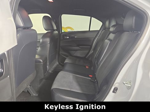 Used 2025 Mitsubishi Eclipse Cross Black Edition image 11