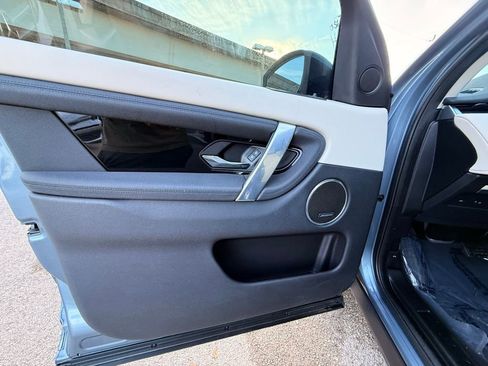 Used 2023 Land Rover Discovery Sport S image 28