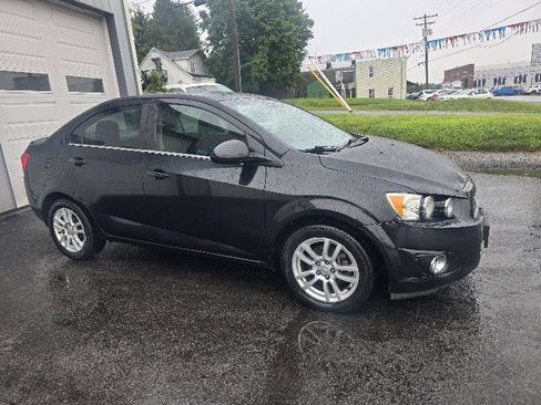 Used 2015 Chevrolet Sonic LT w/ Wheels and Fog Lamp Package FWD image 5