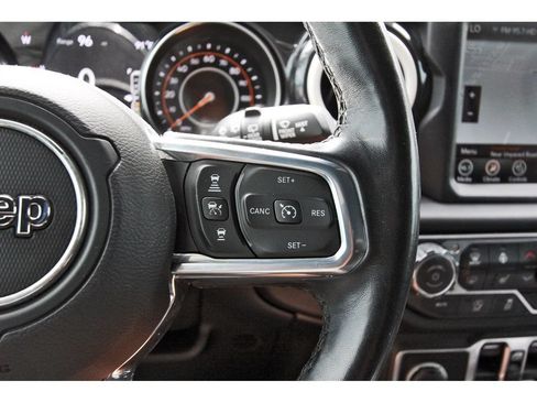 Used 2020 Jeep Wrangler Unlimited Sahara AWD/4WD image 19