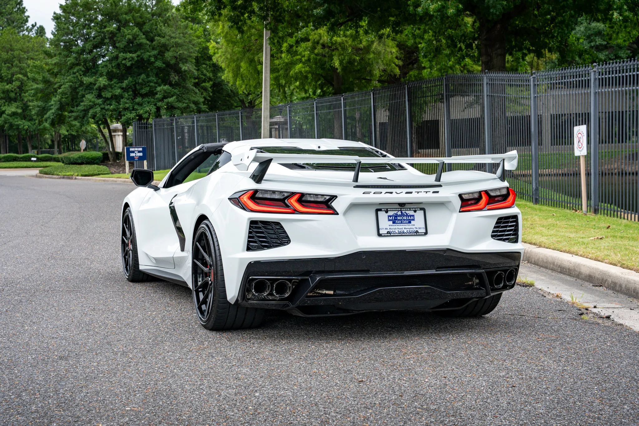 Used 2023 Chevrolet Corvette Stingray Premium Cpe w/ Z51 Performance Package RWD image 11