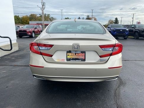 Used 2018 Honda Accord Touring image 9