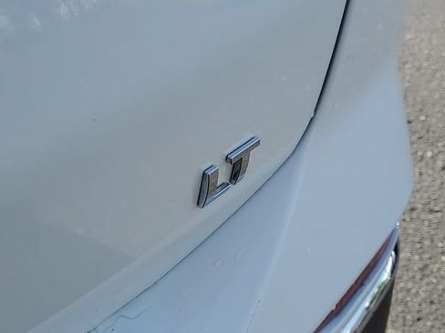 Used 2019 Chevrolet Equinox LT FWD image 6