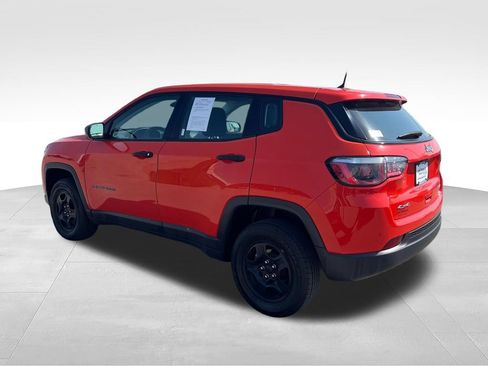 Used 2018 Jeep Compass Sport AWD/4WD image 3