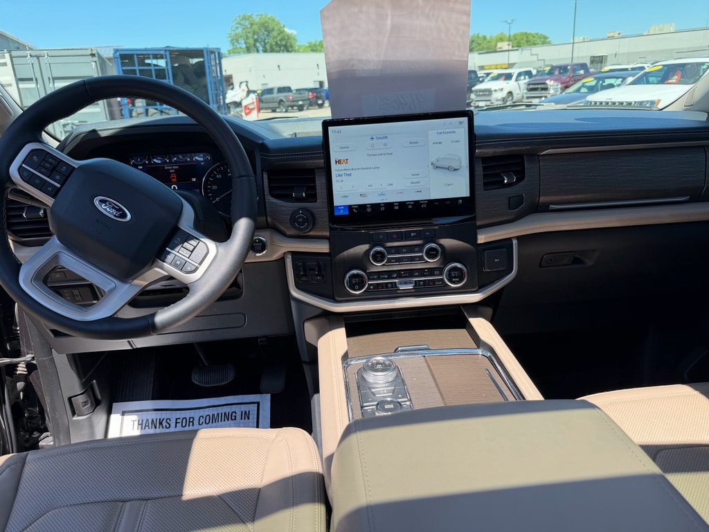 Used 2023 Ford Expedition Limited AWD/4WD image 11