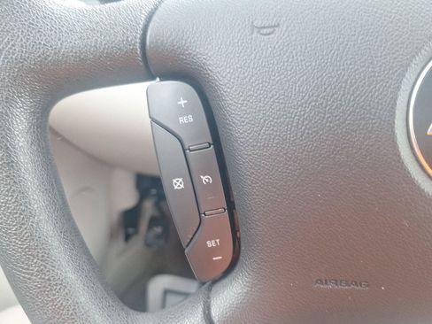 Used 2016 Chevrolet Impala LT FWD image 23
