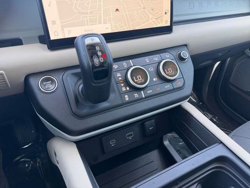 Used 2024 Land Rover Defender 130 X-Dynamic SE AWD/4WD image 24