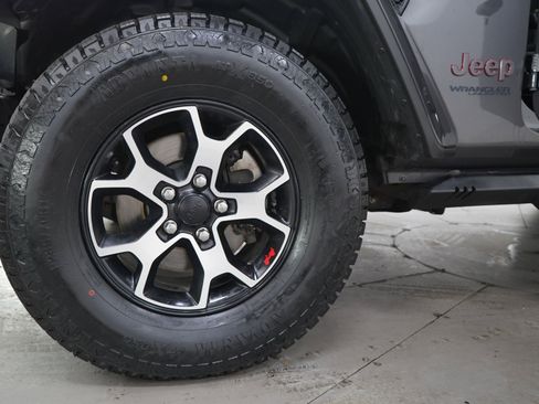 Used 2021 Jeep Wrangler Unlimited Rubicon w/ Uconnect 4C Nav & Sound Group AWD/4WD image 30
