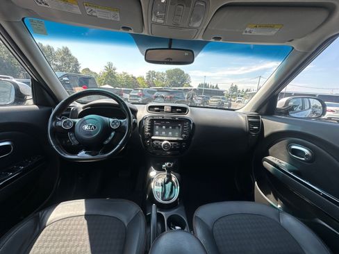 Used 2017 Kia Soul ! w/ Tech Package FWD image 28