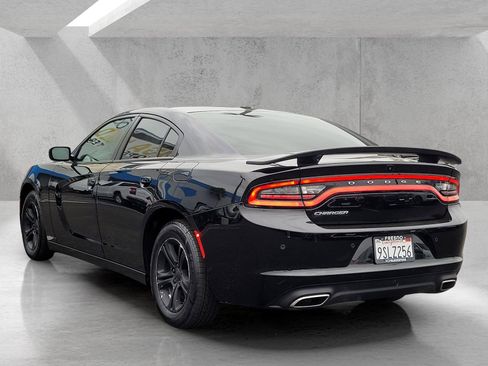 Used 2022 Dodge Charger SXT w/ Leather Interior Group RWD image 7