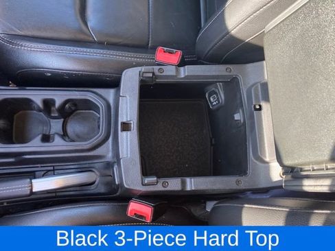 Used 2019 Jeep Wrangler Unlimited Sahara image 15