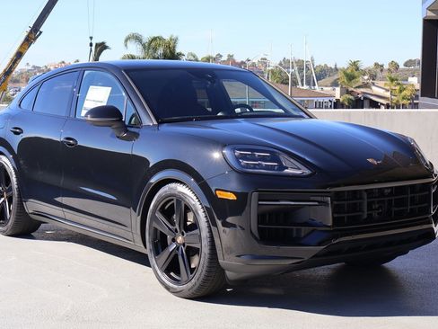 New 2026 Porsche Cayenne Coupe image 7