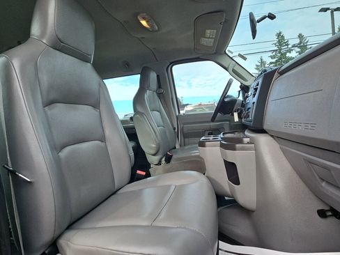Used 2013 Ford E-150 and Econoline 150 XL image 31