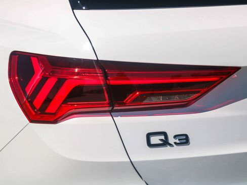 New 2025 Audi Q3 2.0T Premium image 10