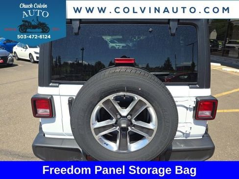 Used 2022 Jeep Wrangler Unlimited Sahara AWD/4WD image 6