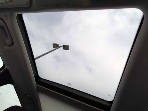 Used 2018 Jeep Renegade Latitude w/ UConnect 8.4 Nav Group image 20