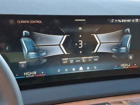 Certified 2025 BMW X3 xDrive30i w/ Convenience Package image 19