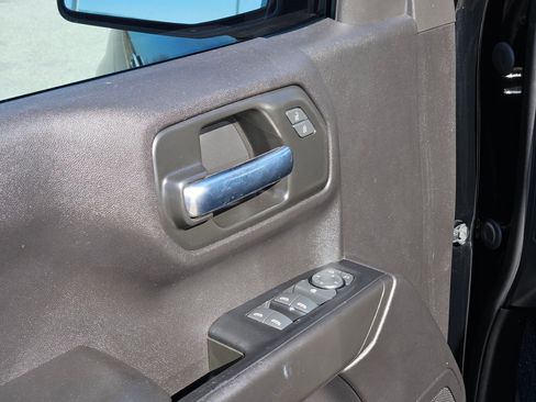 Used 2023 Chevrolet Silverado 1500 Custom image 12