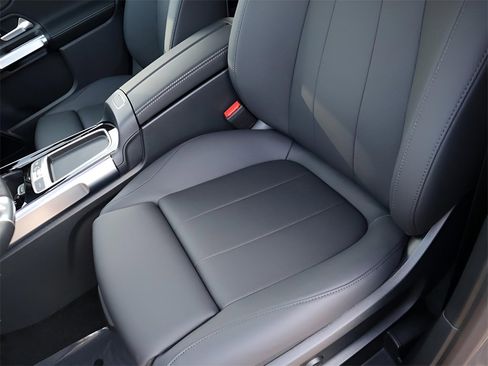 New 2026 Mercedes-Benz GLB 250 4MATIC image 29