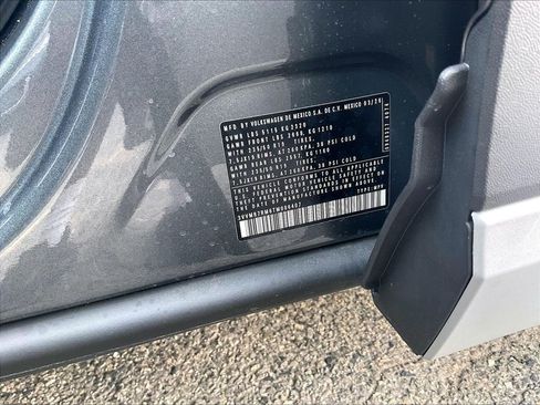 New 2026 Volkswagen Tiguan SE AWD/4WD image 17