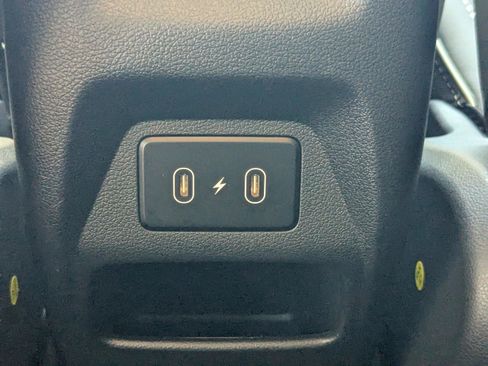 New 2025 Hyundai Venue Limited image 13