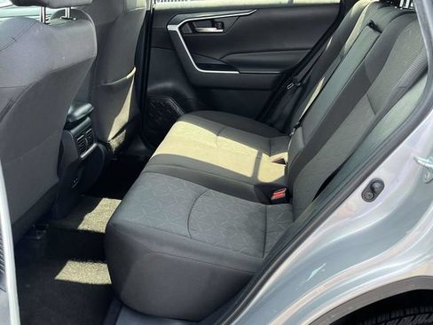 Used 2022 Toyota RAV4 XLE FWD image 15