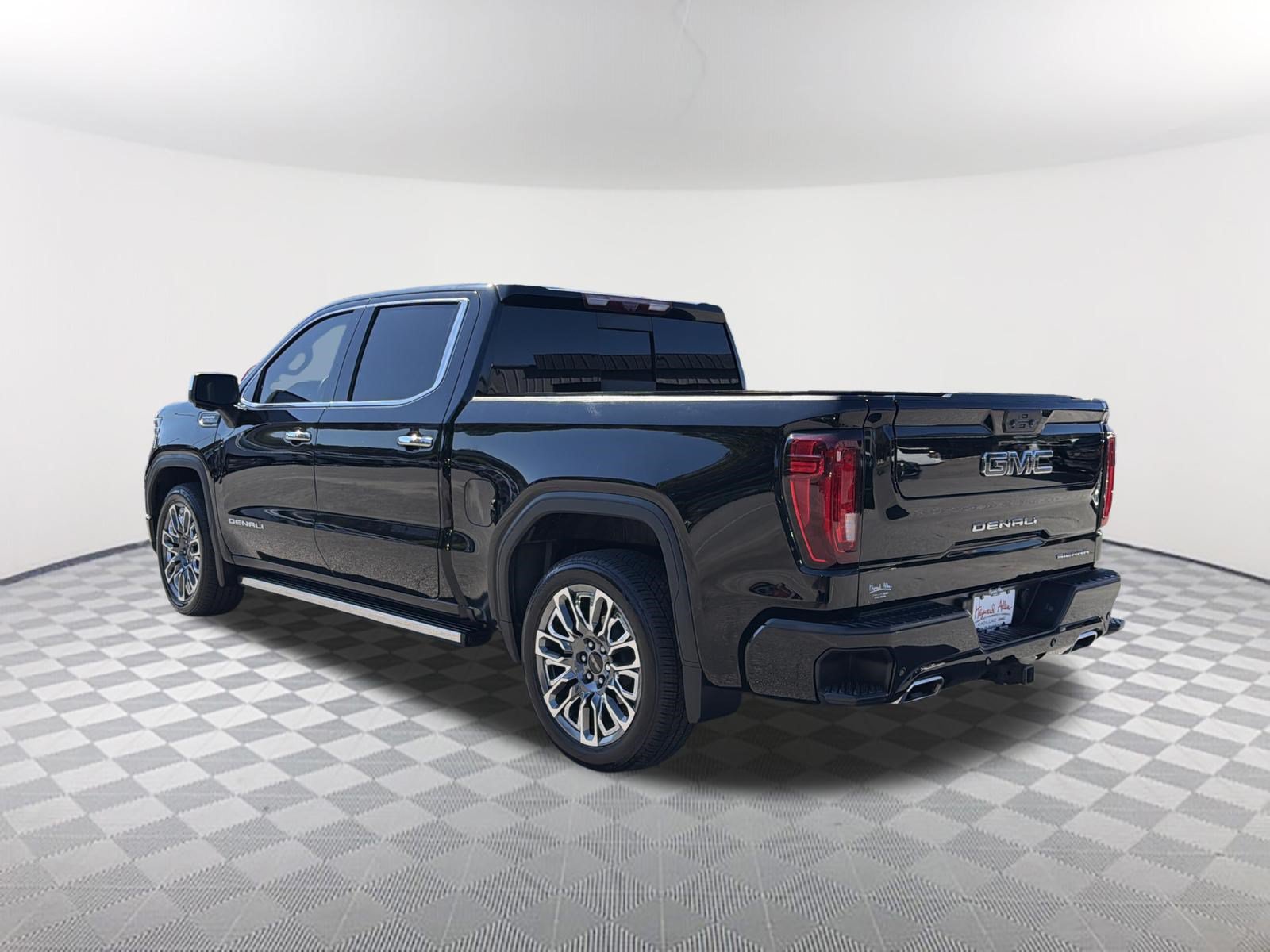 Used 2023 GMC Sierra 1500 Denali Ultimate AWD/4WD image 8